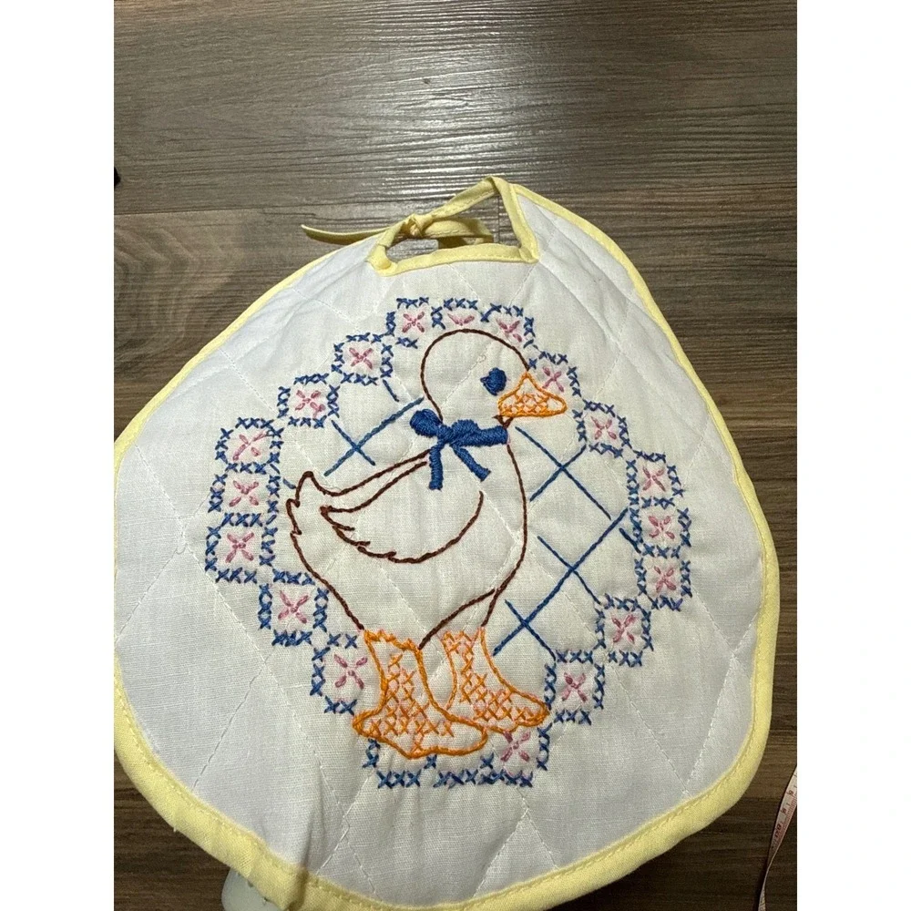 Vintage Vogart Hand Embroidered Quilted Baby Bib Duck Cottagecore Goose‎ 80s